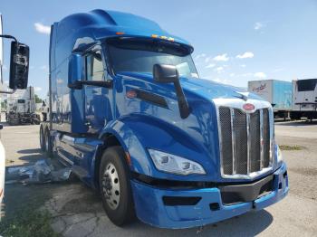  Salvage Peterbilt 579