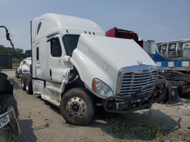  Salvage Freightliner Cascadia 1