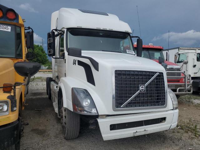  Salvage Volvo Vnl