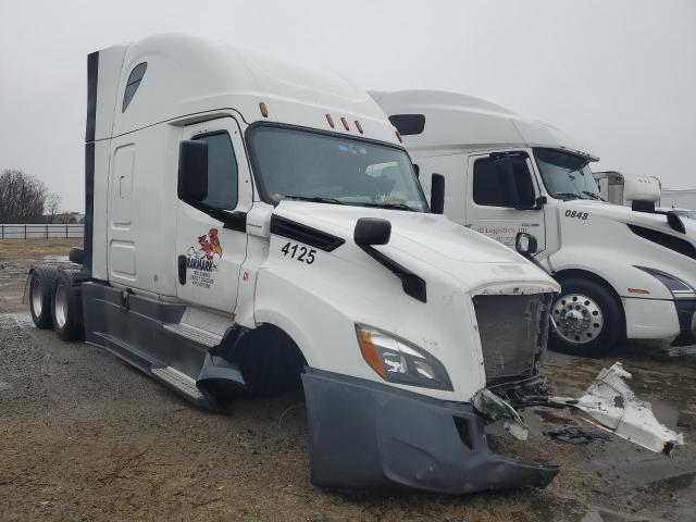  Salvage Freightliner Cascadia 1