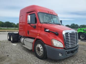  Salvage Freightliner Cascadia 1