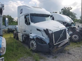  Salvage Volvo Vnl