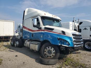  Salvage Freightliner Cascadia 1