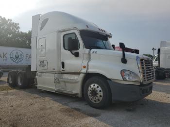  Salvage Freightliner Cascadia 1