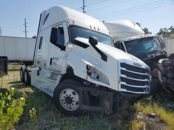  Salvage Freightliner Cascadia 1
