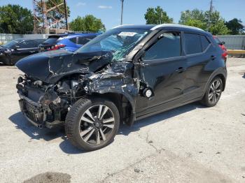  Salvage Nissan Kicks