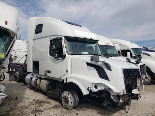  Salvage Volvo Vn