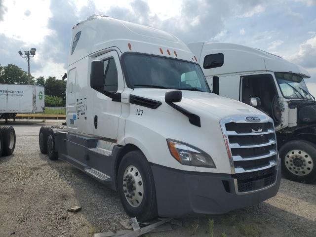  Salvage Freightliner Cascadia 1