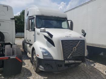  Salvage Volvo Vn