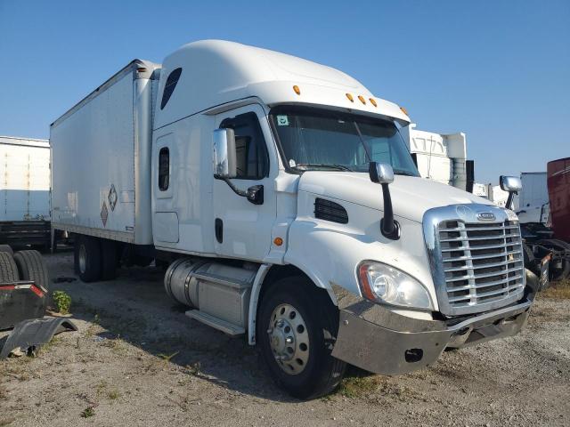  Salvage Freightliner Cascadia 1