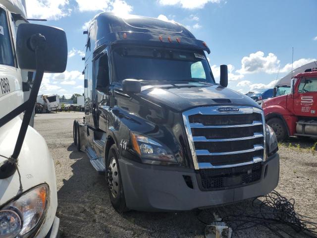  Salvage Freightliner Cascadia 1