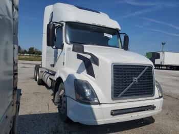  Salvage Volvo Vn