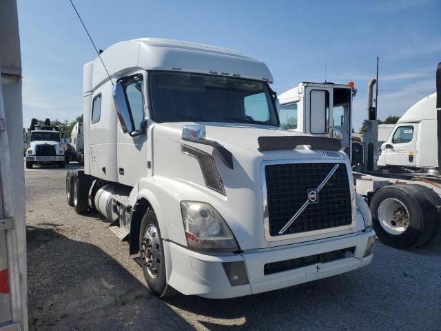  Salvage Volvo Vnl