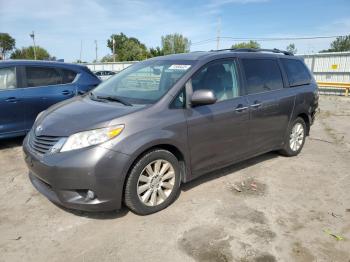  Salvage Toyota Sienna