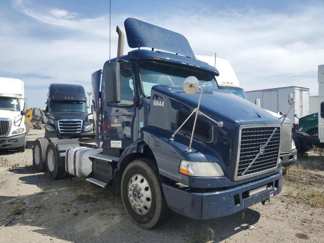  Salvage Volvo Vnm
