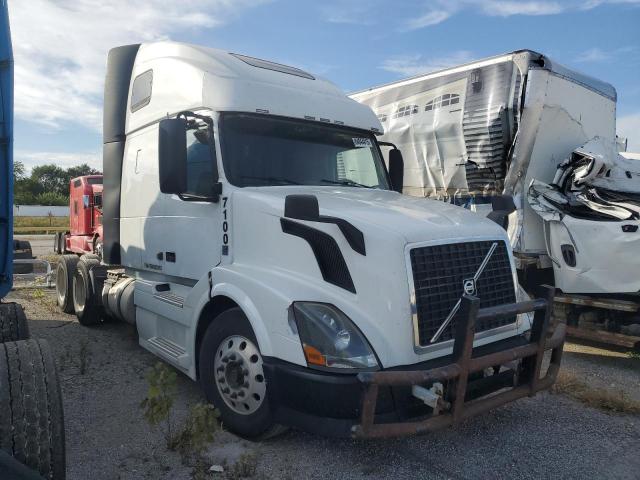  Salvage Volvo Vnl