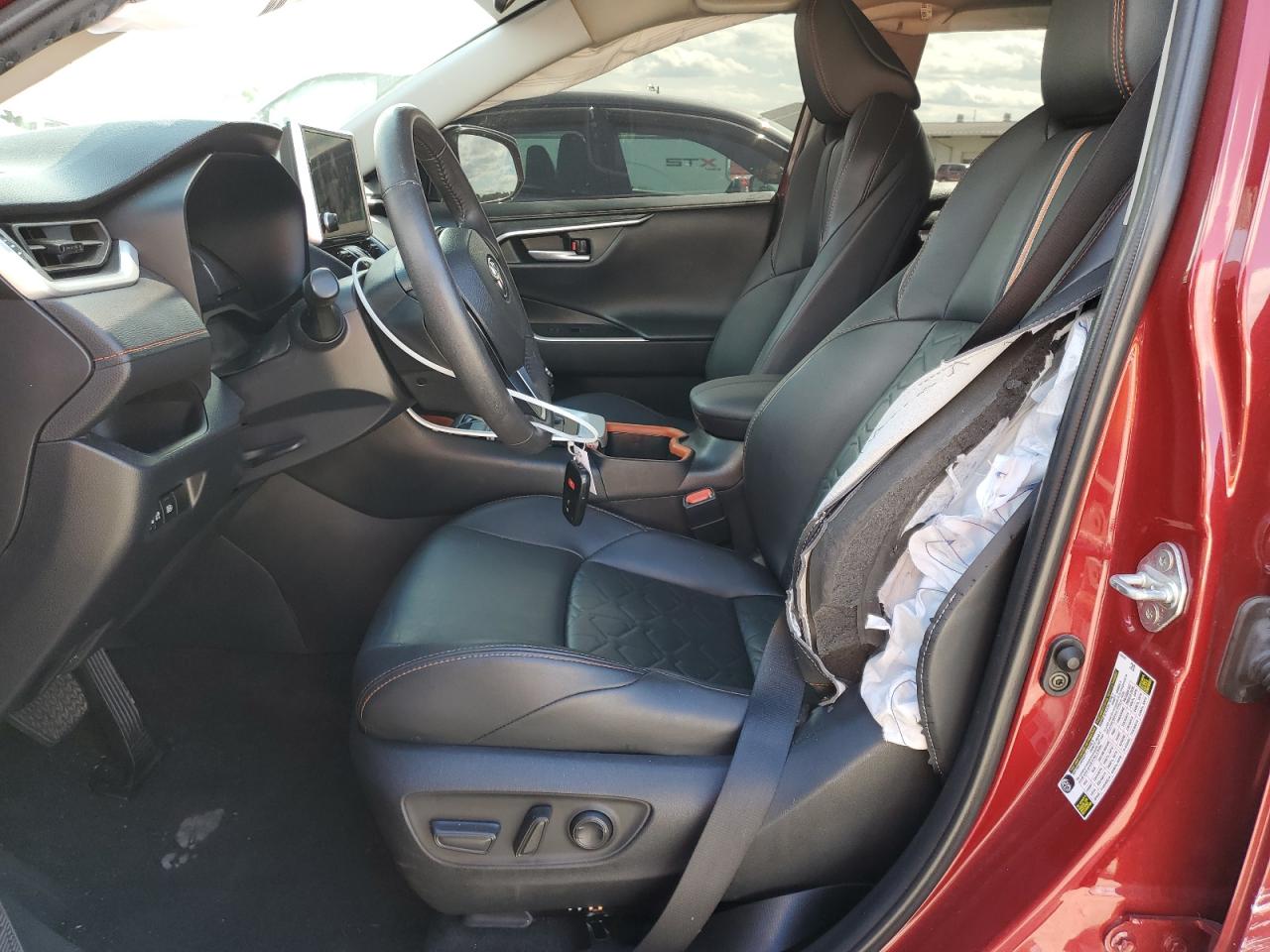 Toyota RAV4 Adventure Image 2