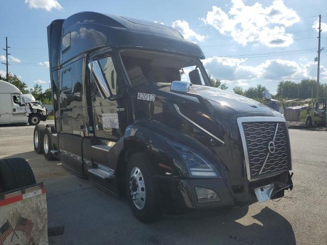 Salvage Volvo Vnl