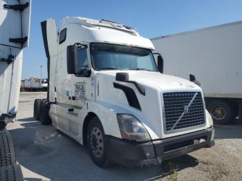  Salvage Volvo Vnl
