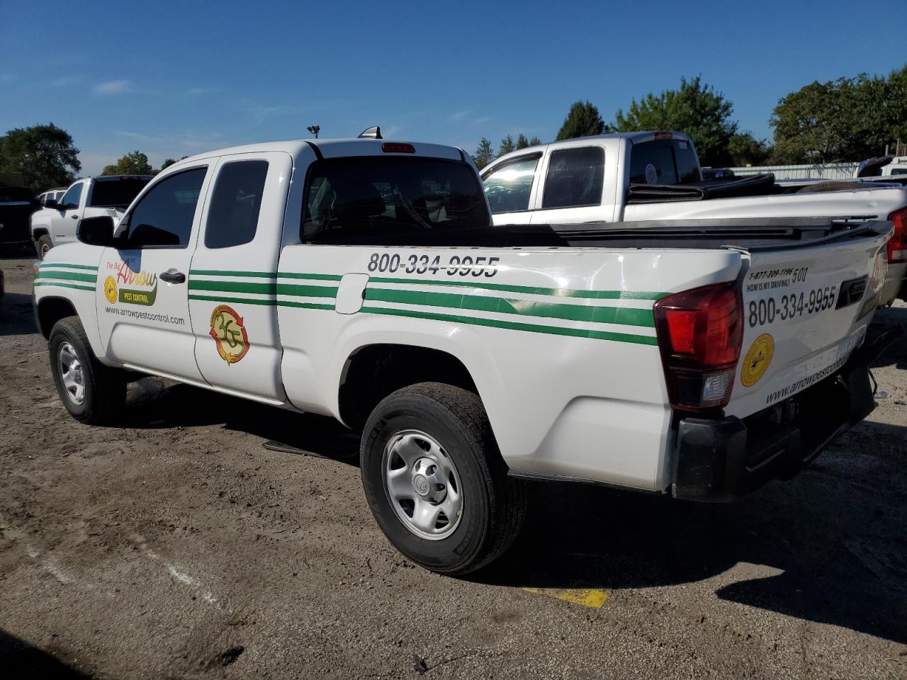 Toyota Tacoma Access Cab Image 2