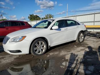  Salvage Chrysler 200