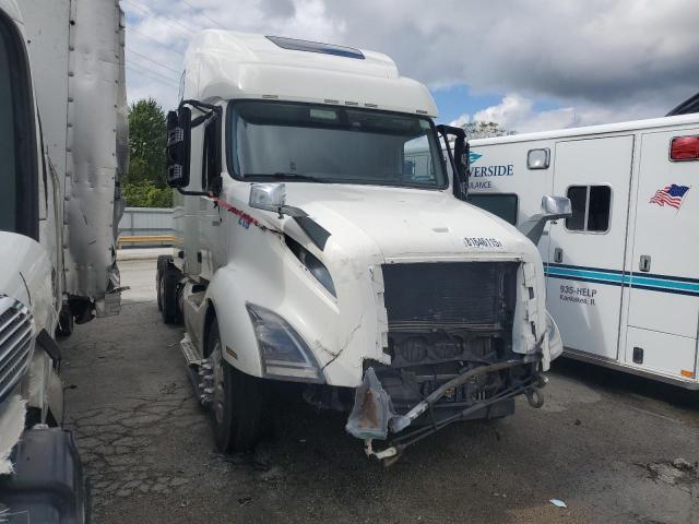 Salvage Volvo Vnl