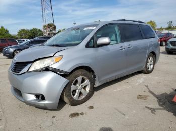  Salvage Toyota Sienna