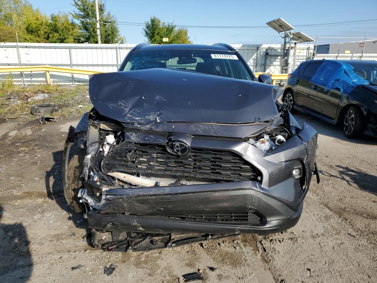 Toyota RAV4 Xle Premium Image 10