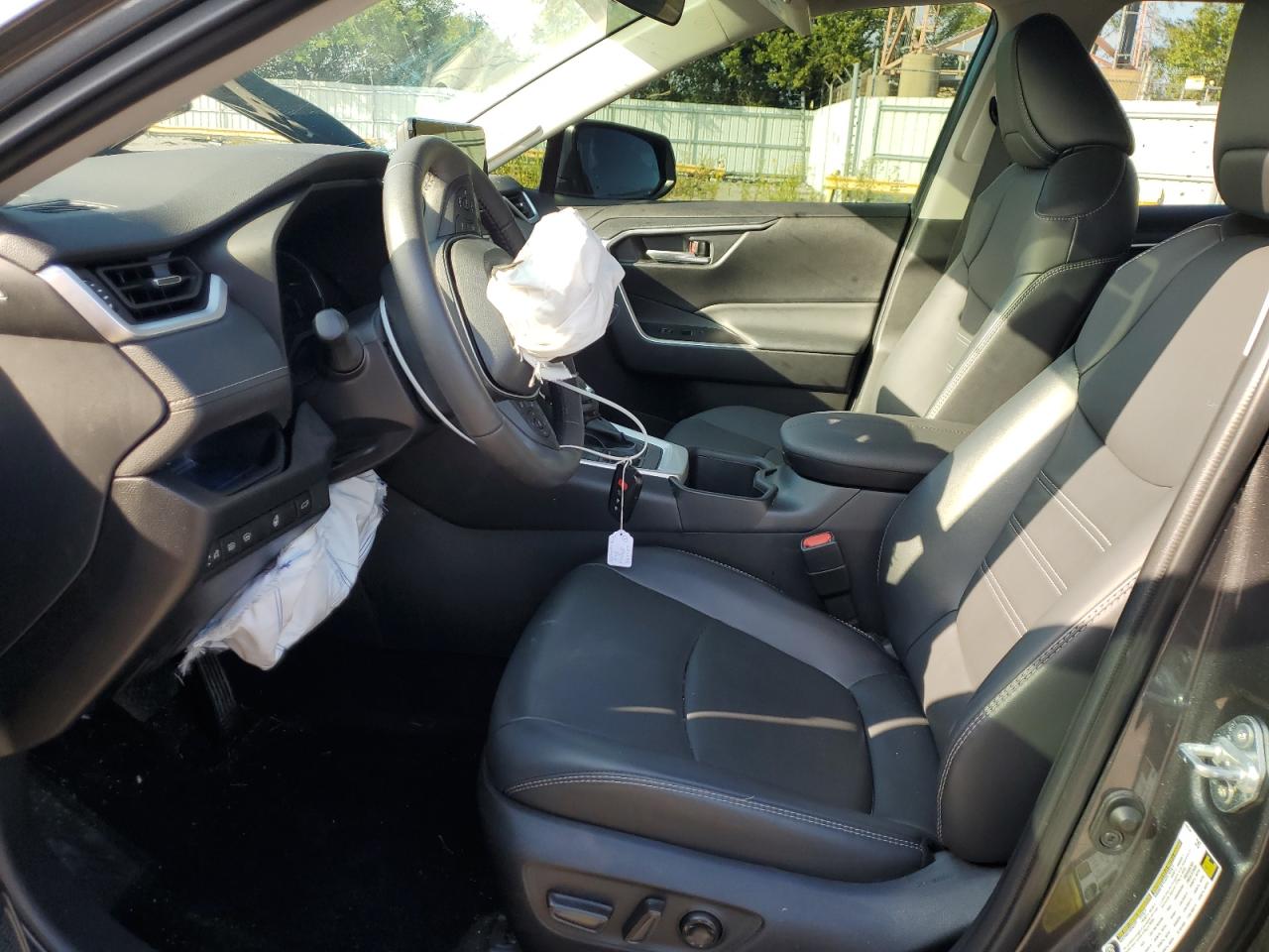 Toyota RAV4 Xle Premium Image 4