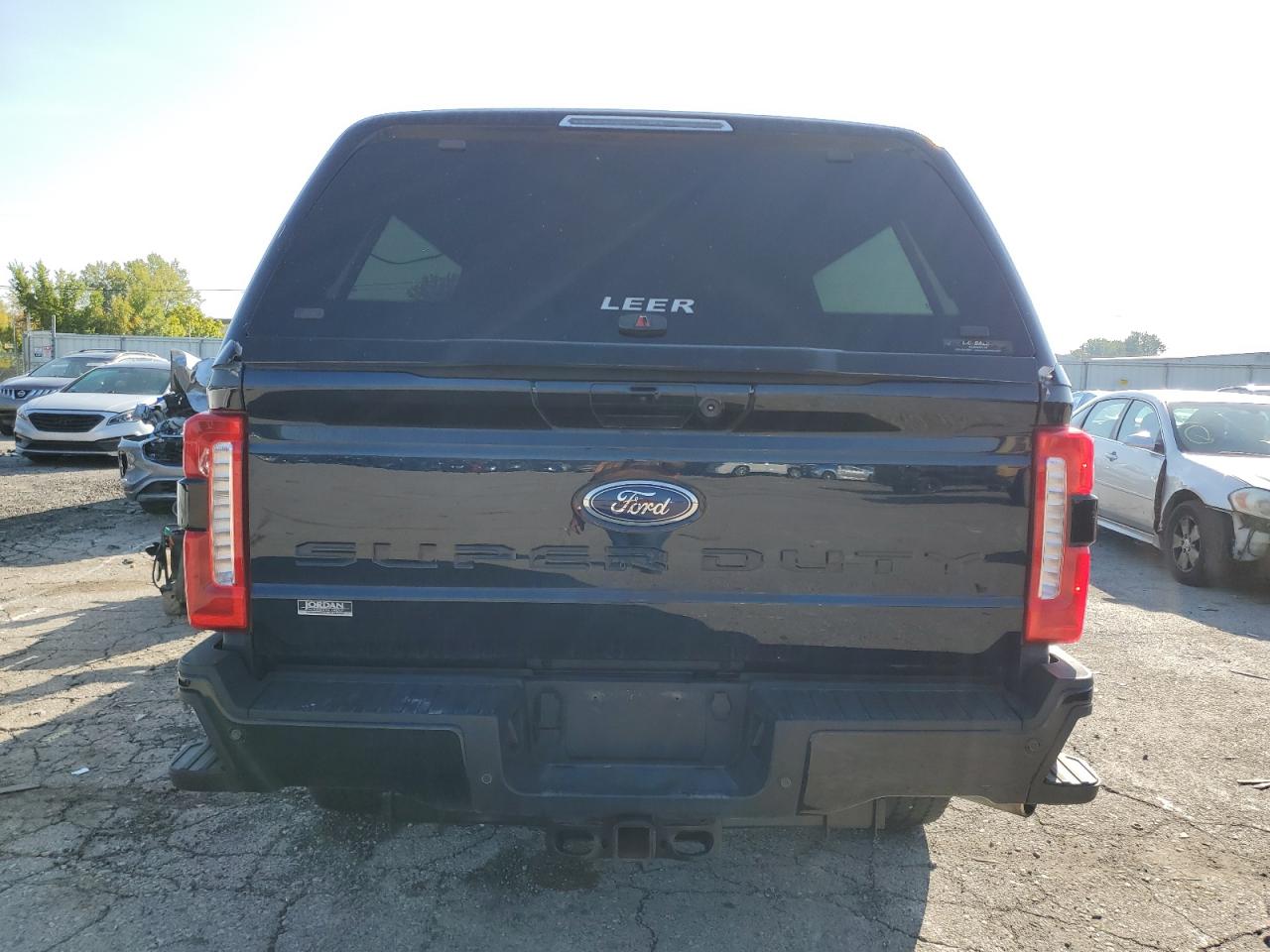 Ford F-350 Super Duty Image 3