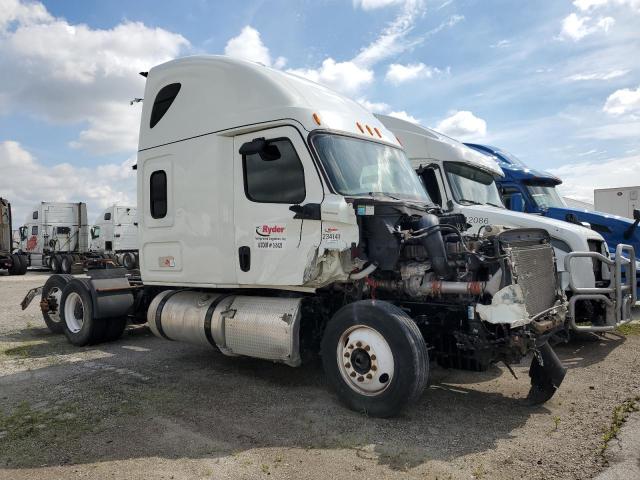  Salvage Freightliner Cascadia 1