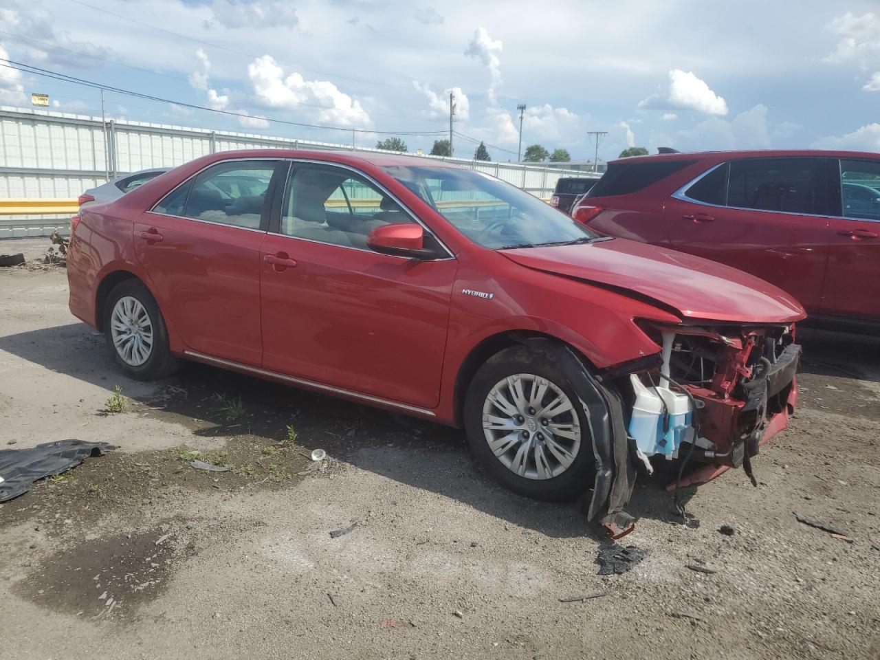 Toyota Camry Hybrid Image 2