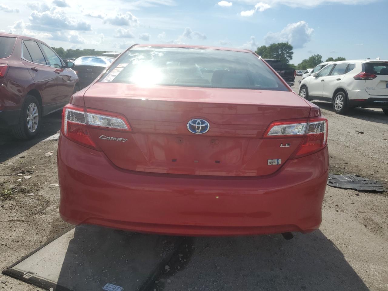 Toyota Camry Hybrid Image 6