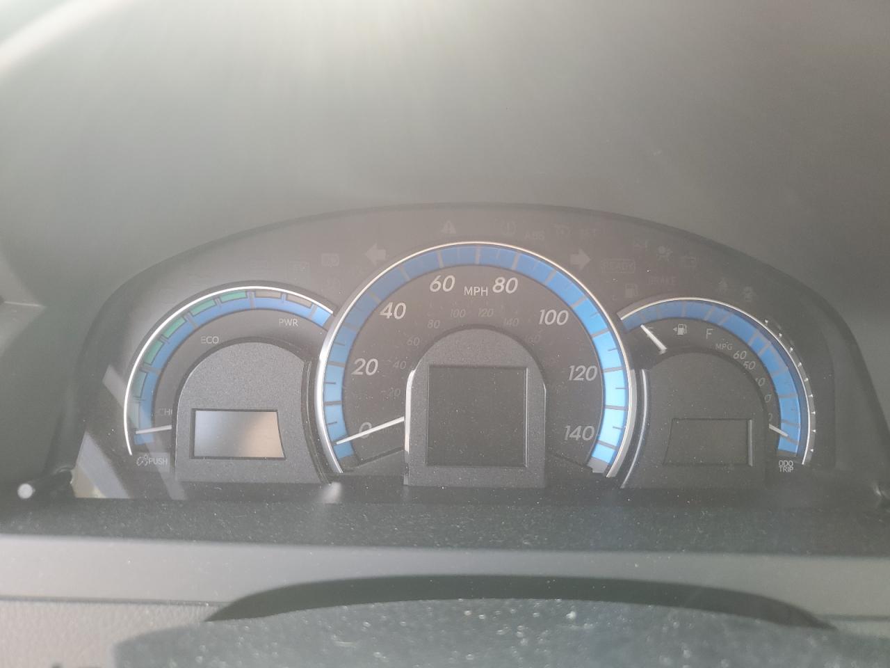 Toyota Camry Hybrid Image 9