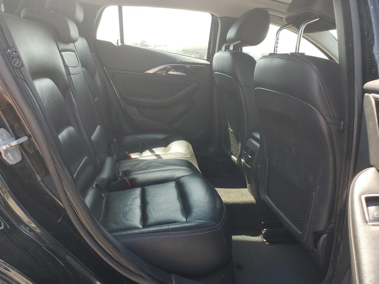 INFINITI Qx Base Image 8