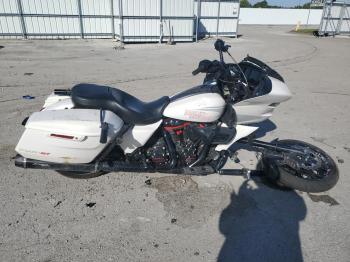  Salvage Harley-Davidson Fltrxstse