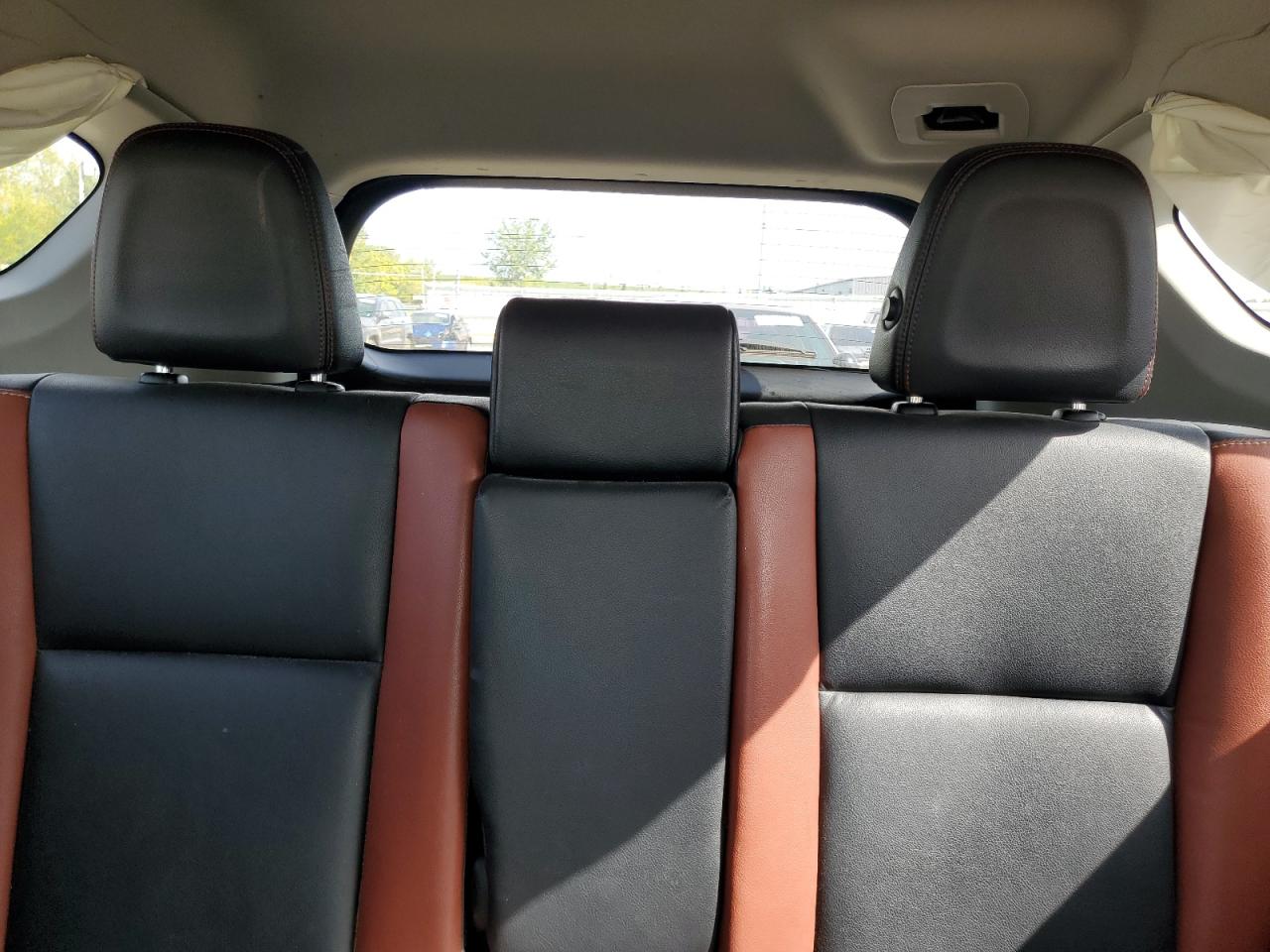 Toyota RAV4 Limited Image 8