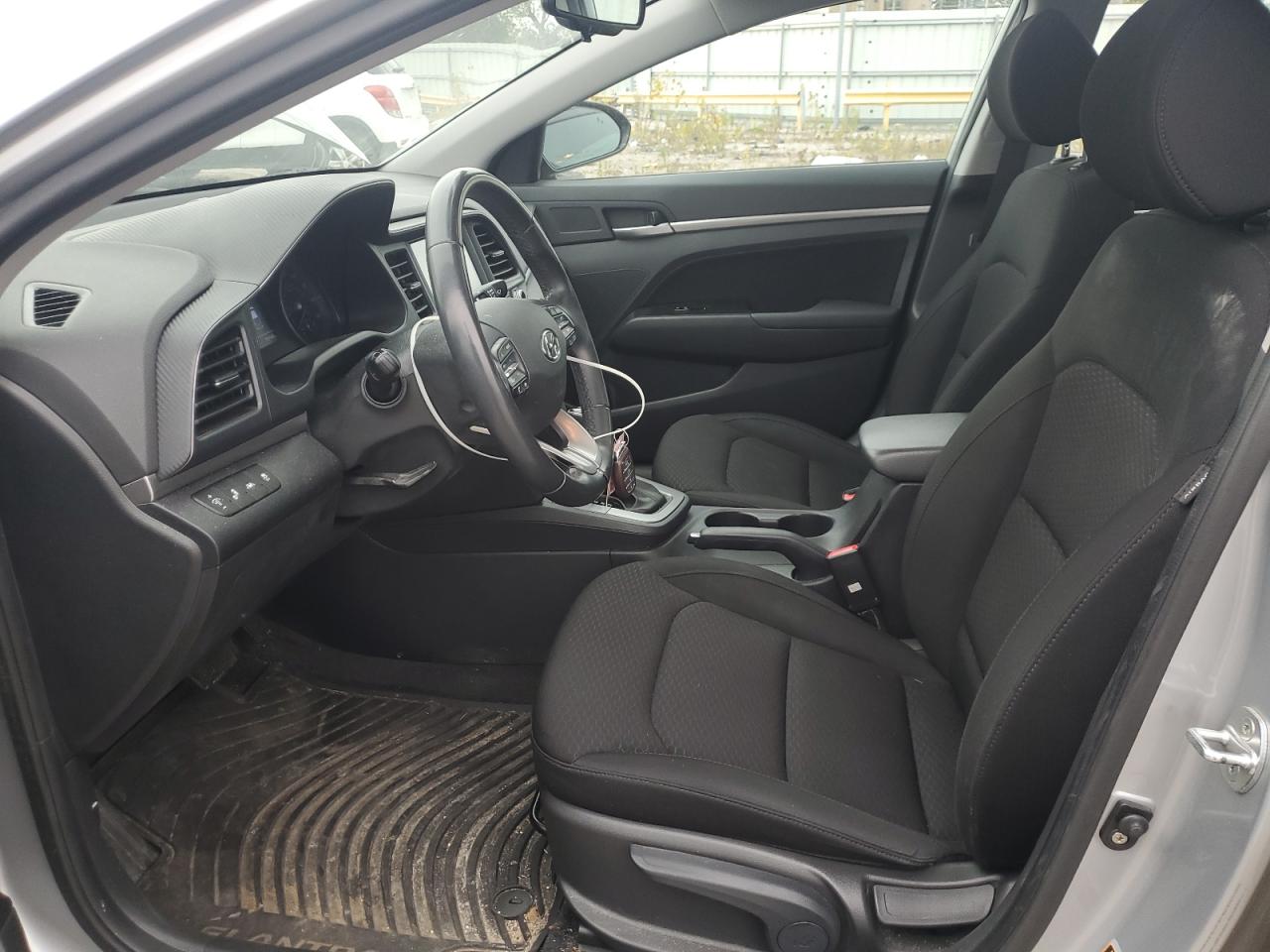 Hyundai ELANTRA Sel Image 10