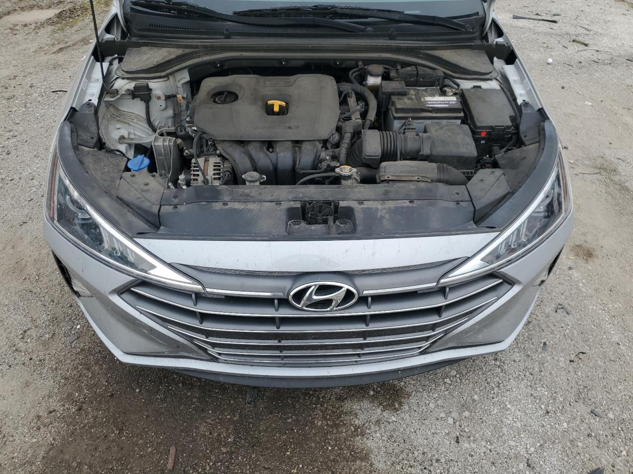 Hyundai ELANTRA Sel Image 5