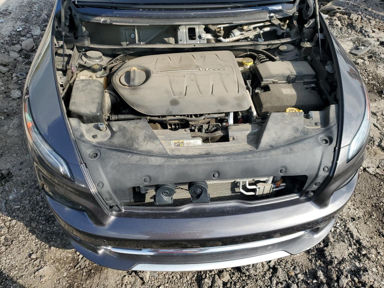 Jeep Cherokee Overland Image 13