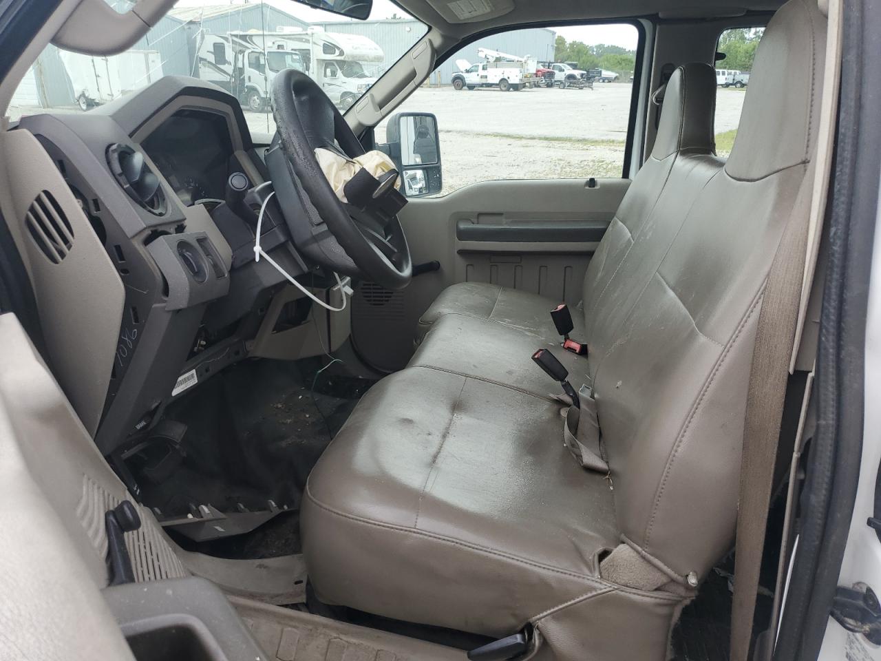 Ford F-550 Super Duty Image 7