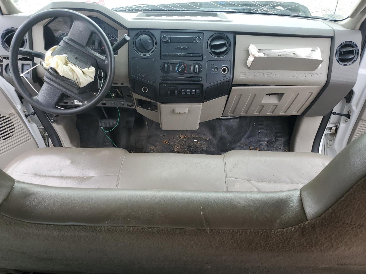 Ford F-550 Super Duty Image 11