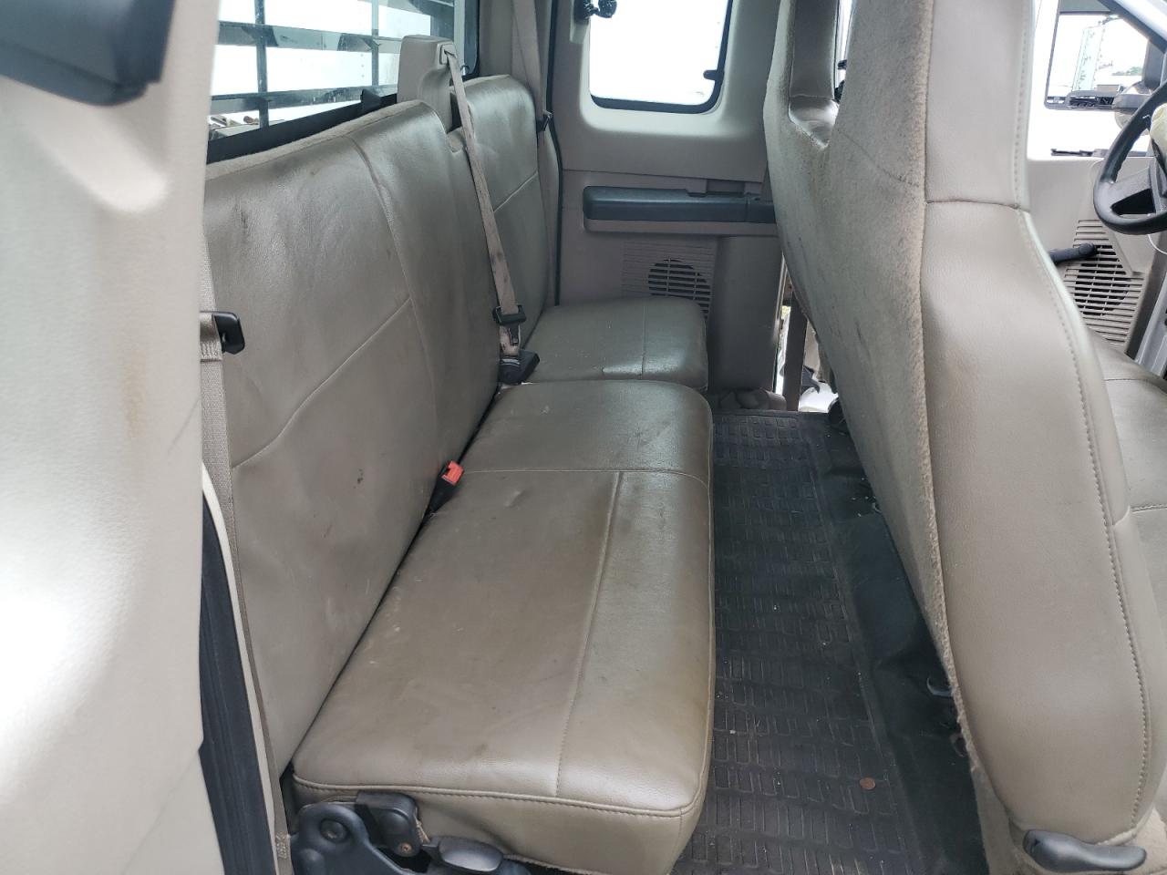 Ford F-550 Super Duty Image 5