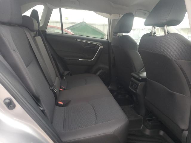 Toyota RAV4 Le Image 12