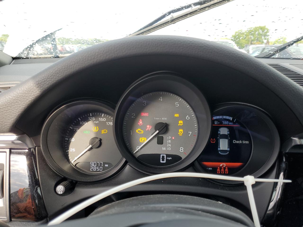 Porsche Macan S Image 7