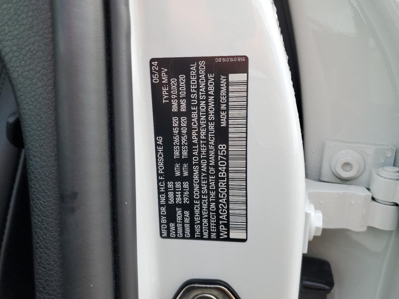 Porsche Macan S Image 10