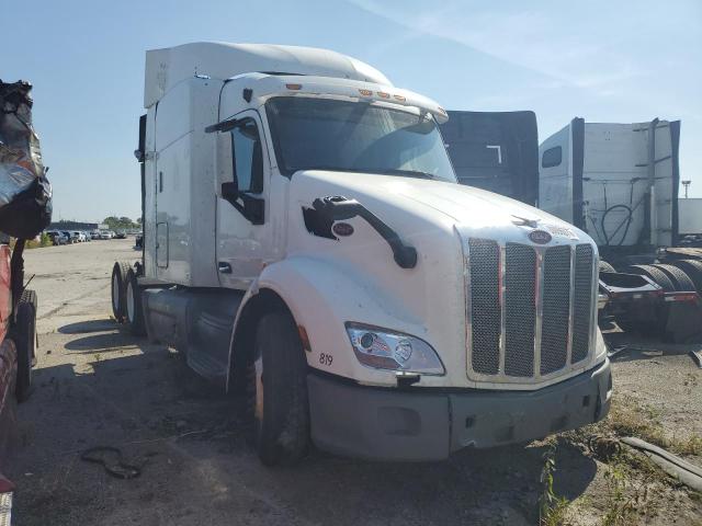 Salvage Peterbilt 579