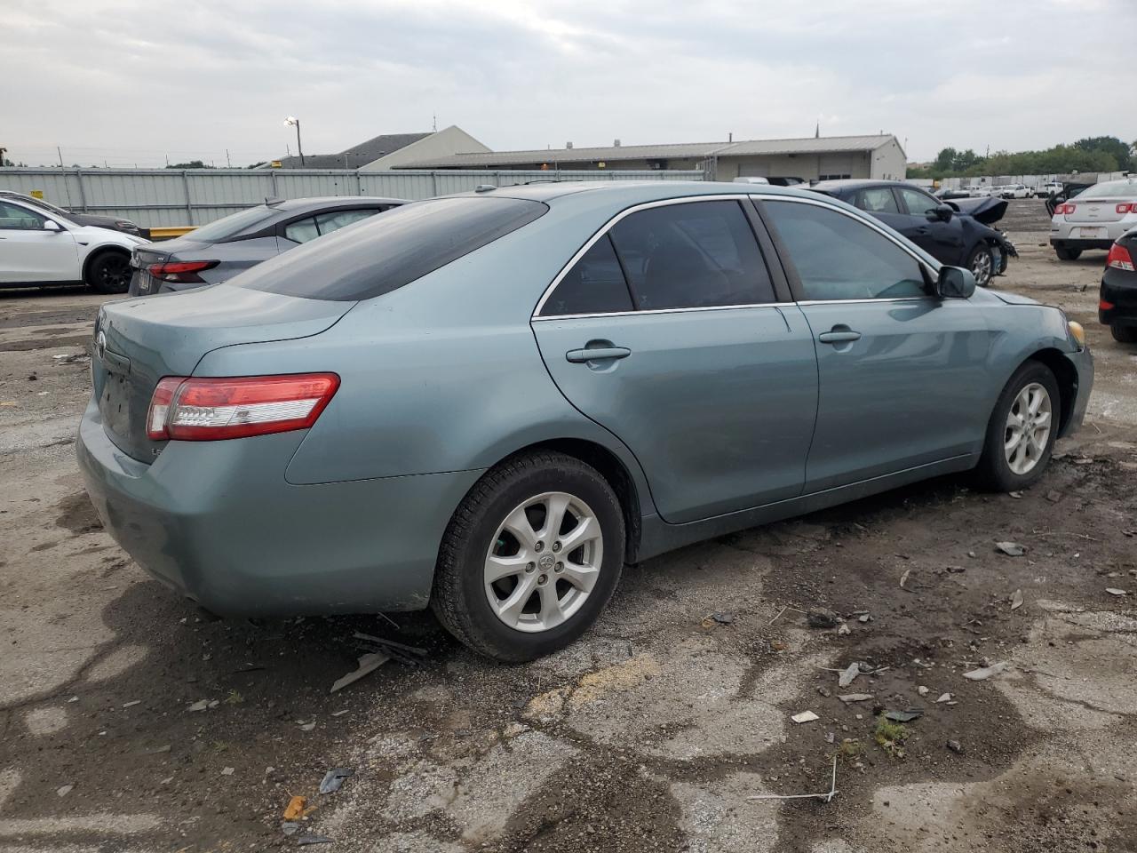 Toyota Camry Base Image 6