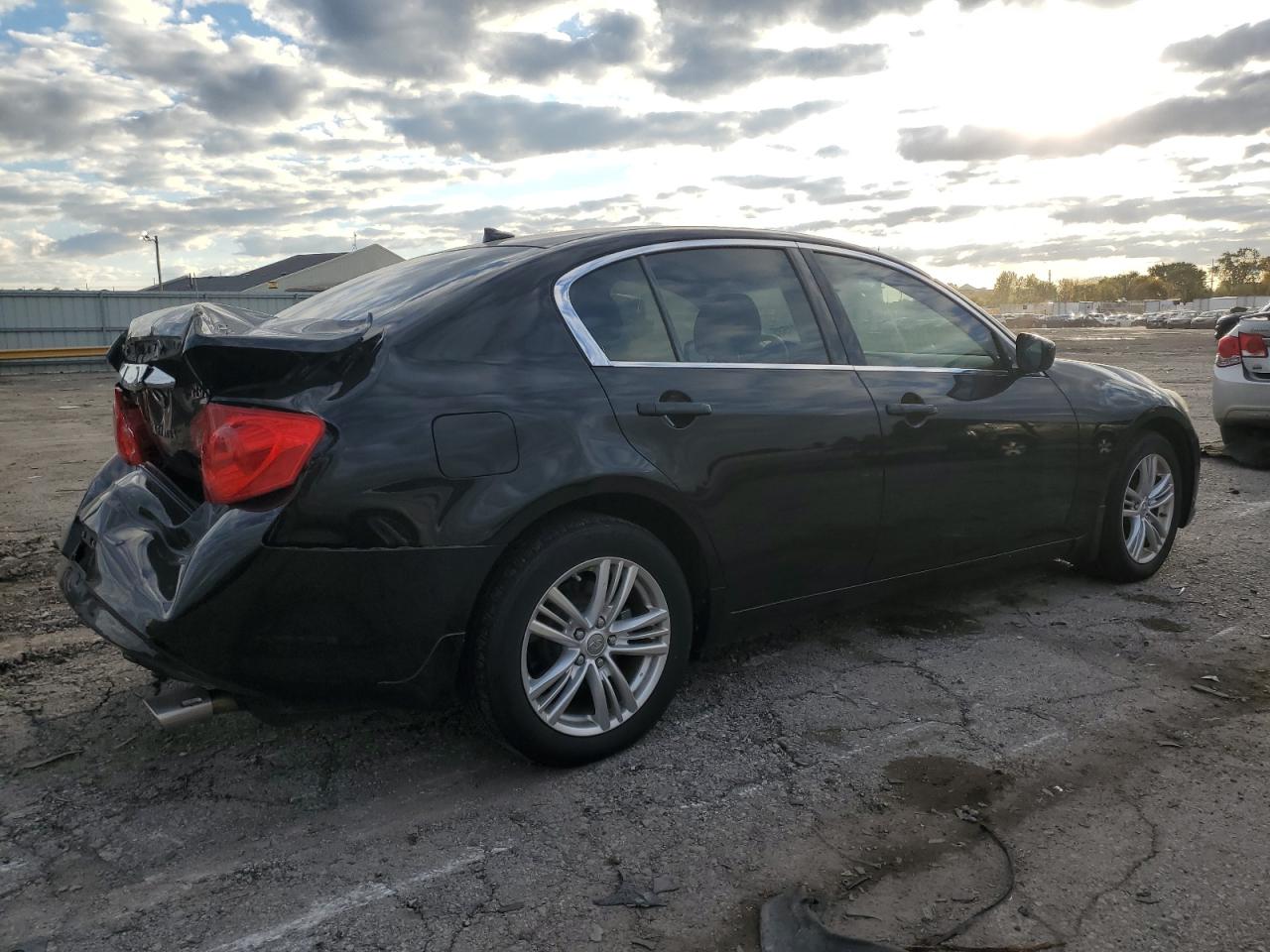 INFINITI G37 Image 2