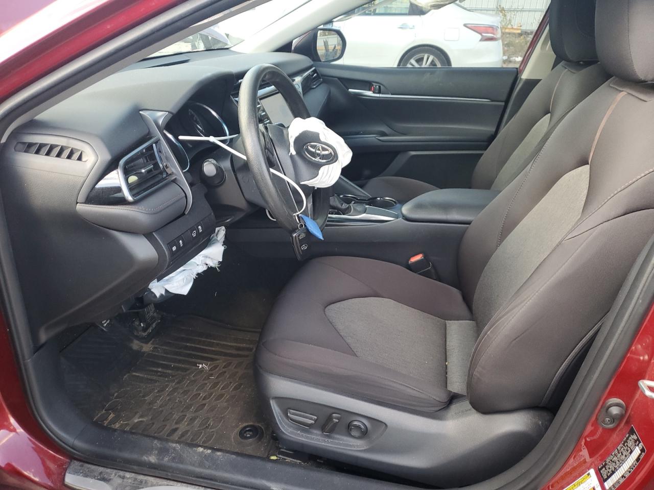 Toyota Camry L Image 4